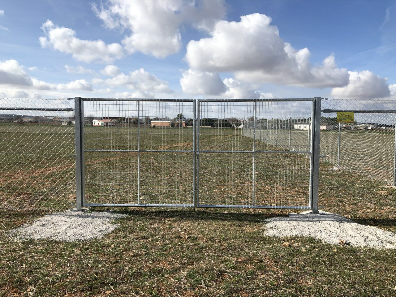 Puerta de 5.2 metros con malla electrosoldada